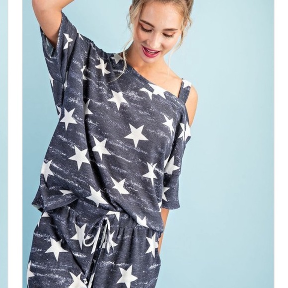 Other - 2-PIECE SET RESTOCK!! 5⭐️STAR PRINT LOUNGE SET